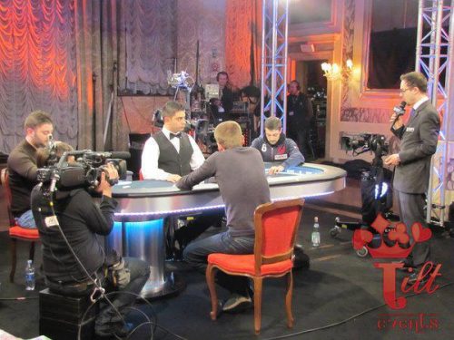 599726_515390438506577_1710640700_n