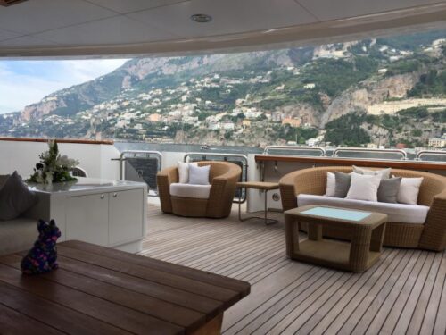 megayacht_casino_concierge_staff