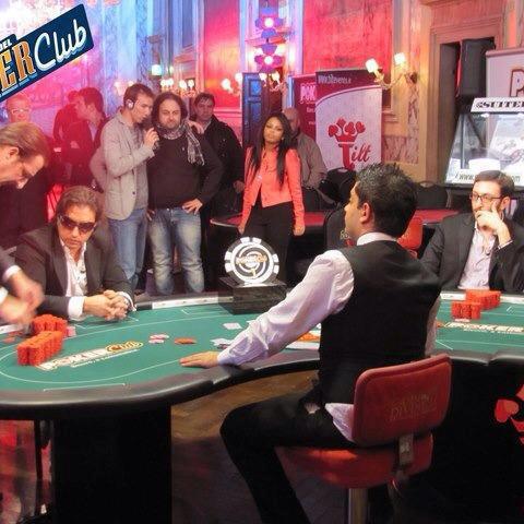 poker_show_dealer