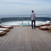 yacht_croupier_sea_life_casino_world